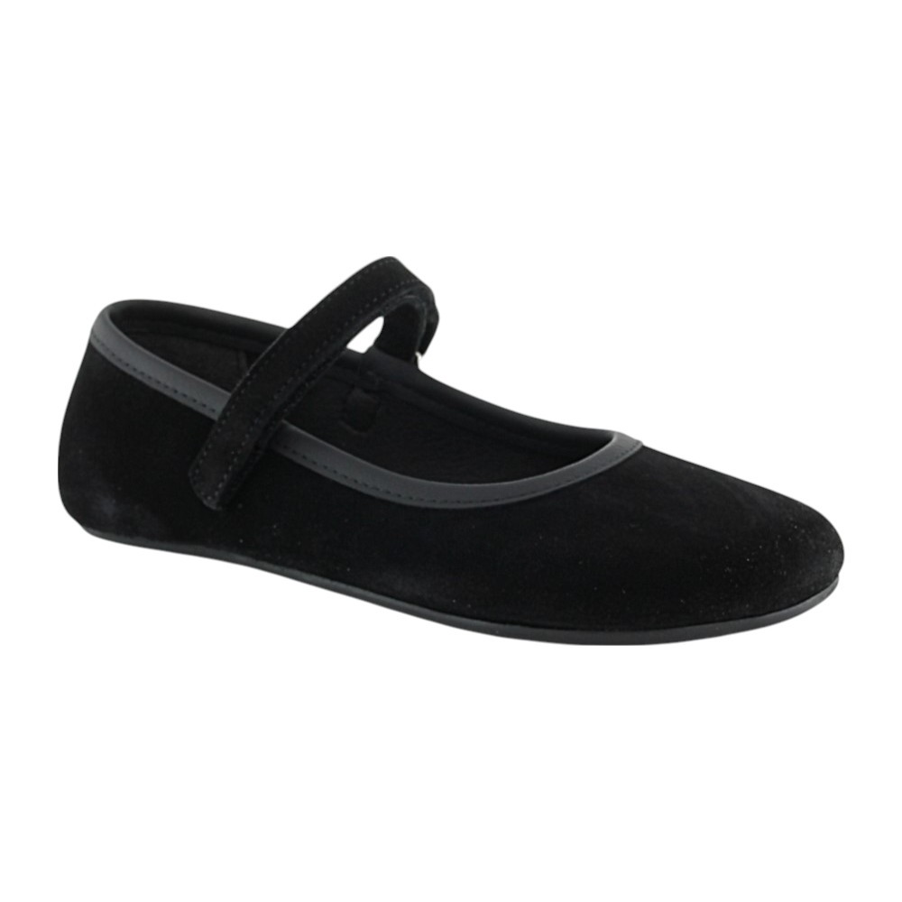 Merceditas barefoot Banditos Ballet Negro