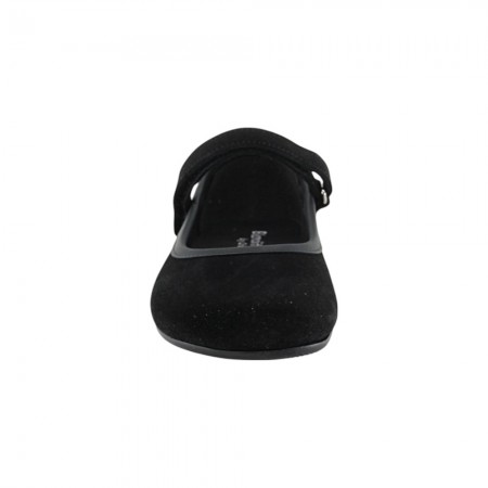 Merceditas barefoot Banditos Ballet Negro